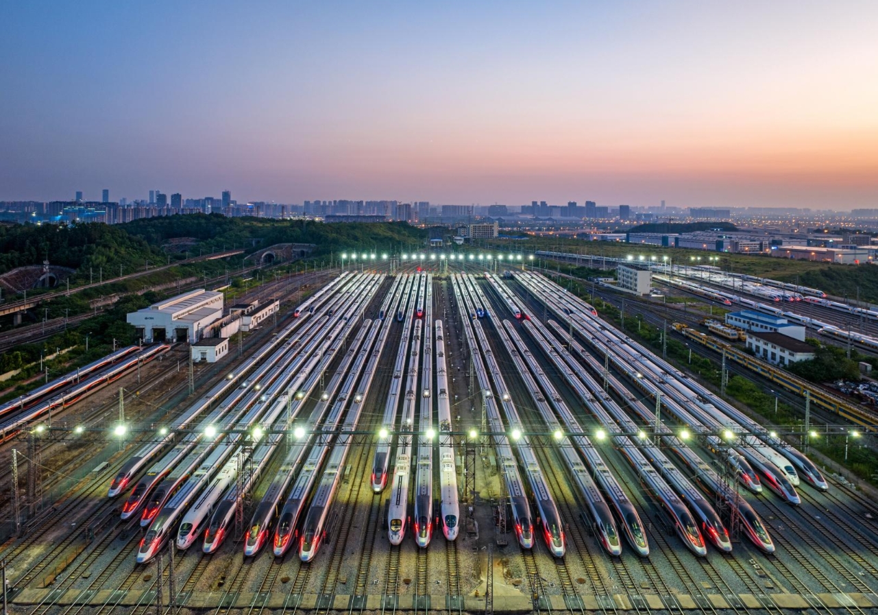 心向暖陽(yáng)，步履生花